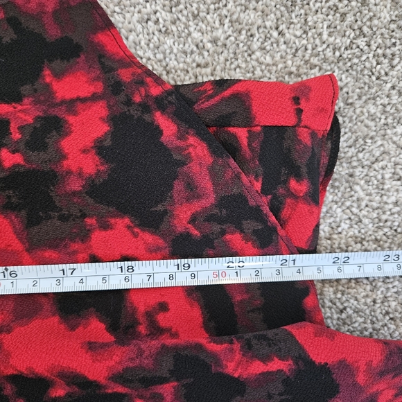 Halston sm crepe structured flowy flutter sleeve dress - Picture 9 of 17